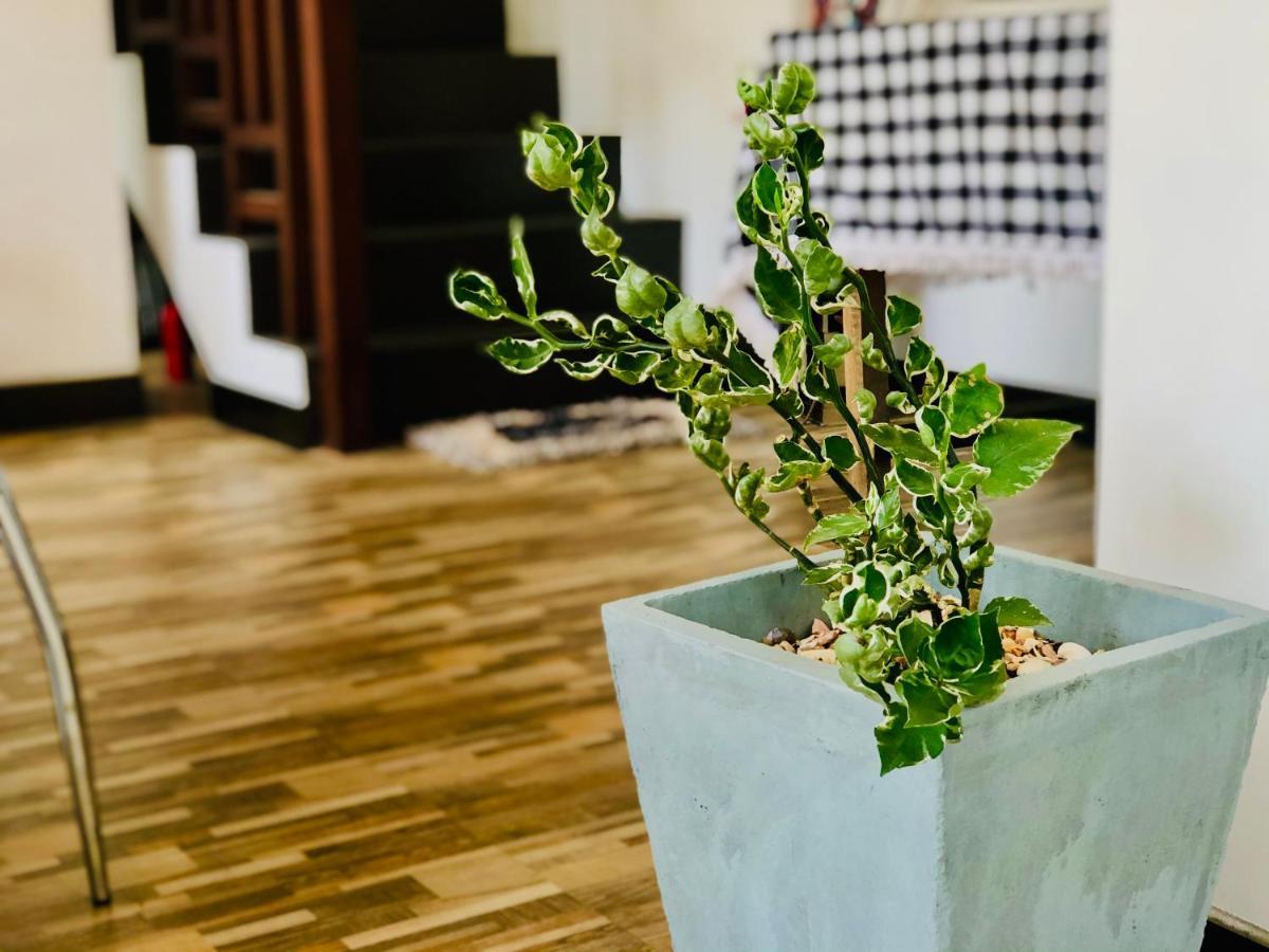 Siri's Residency Daire Habaraduwa Central Dış mekan fotoğraf